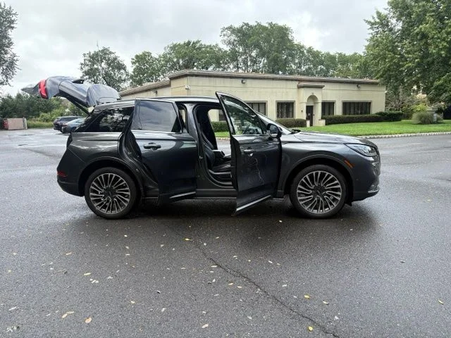 Used 2020 Magnetic Gray Lincoln Reserve image 32