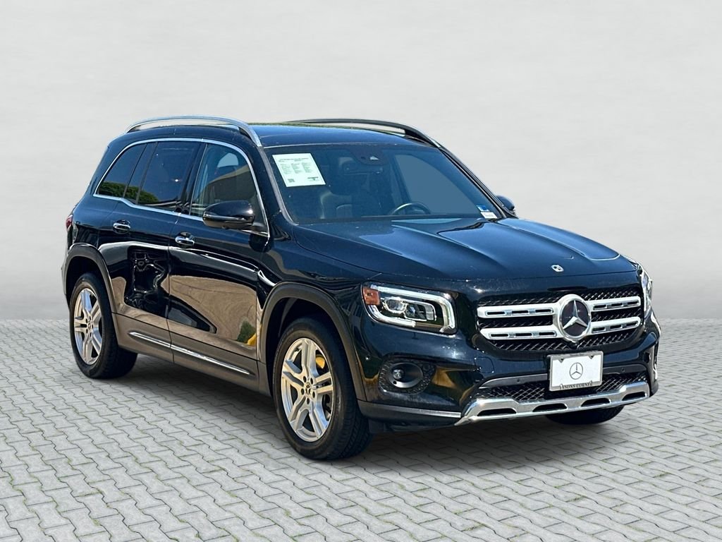 Certified Used 2022  Mercedes-Benz GLB 250 image 3