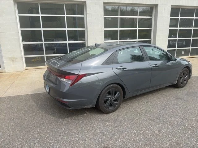 Used 2023 Gray Hyundai SEL image 2