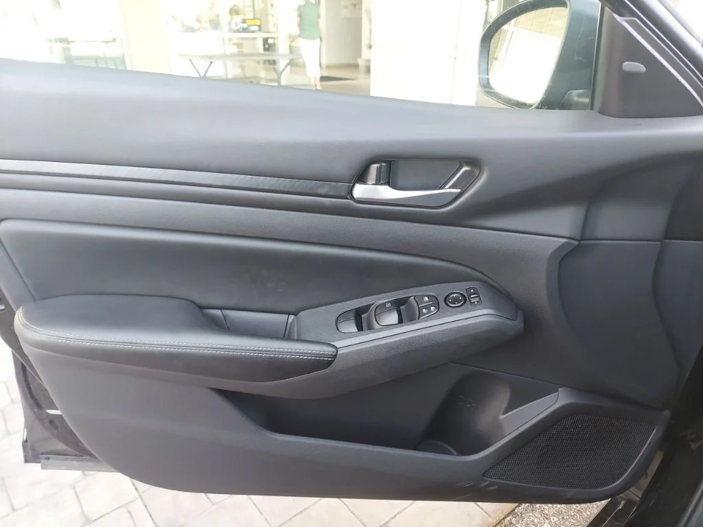 2025 Nissan Altima SV - Photo 15