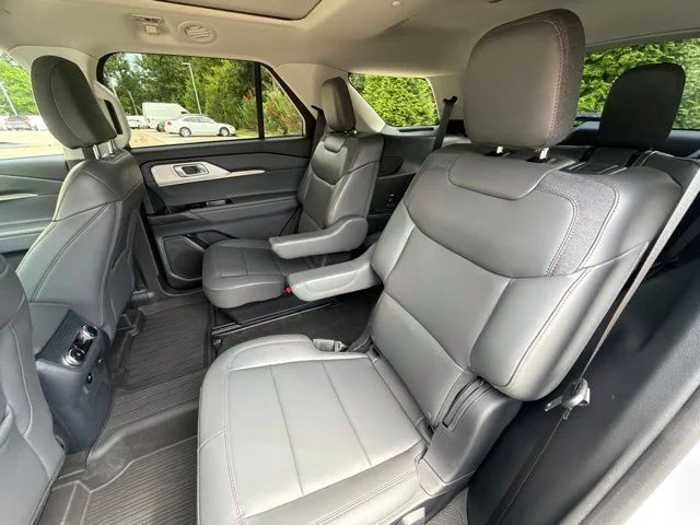 Used 2025 White Metallic Ford Active image 16