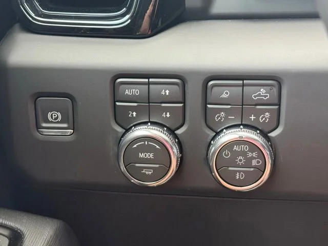 Used 2026 Onyx Black GMC AT4X image 37