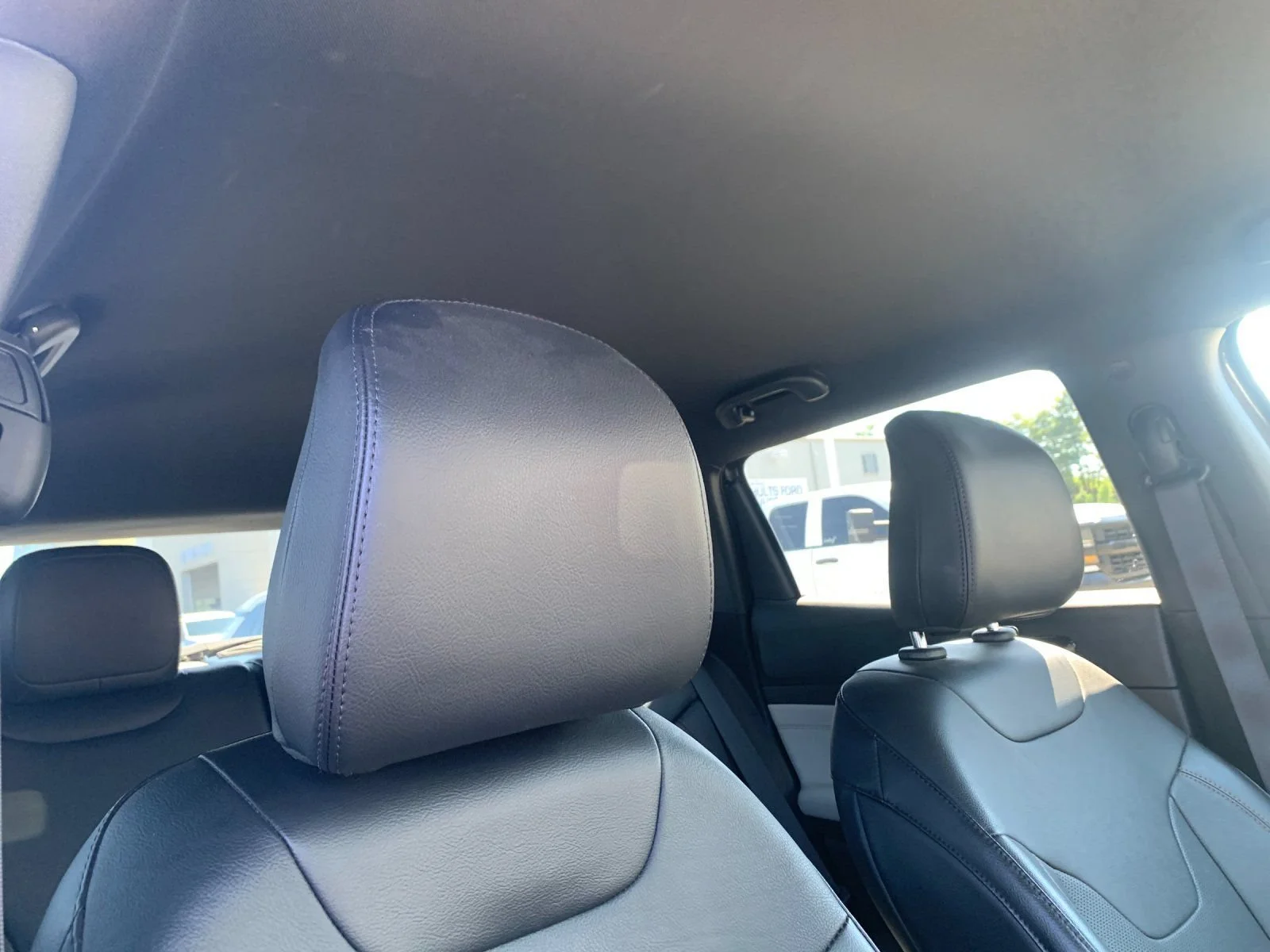 Used 2023 Gray Jeep Limited 4x4 image 18