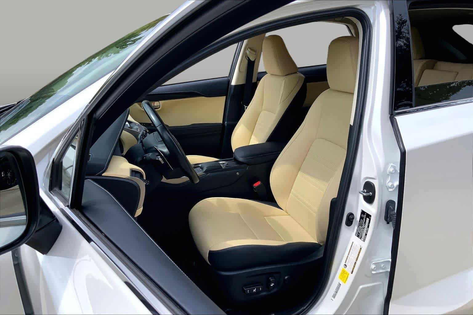 Used 2021 Eminent White Pearl Lexus  image 8