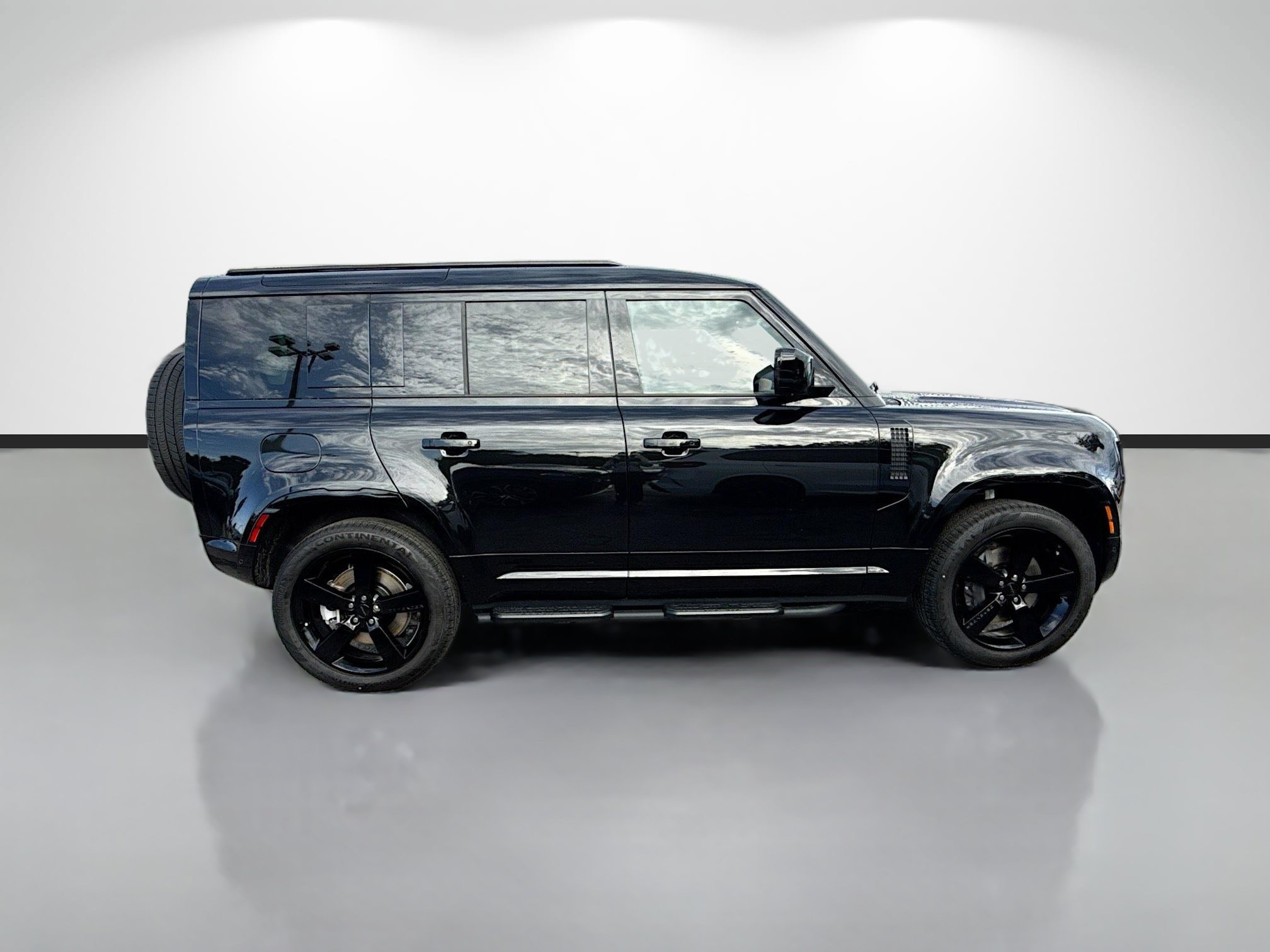 New 2026 Santorini Black Land Rover X-Dynamic SE image 6