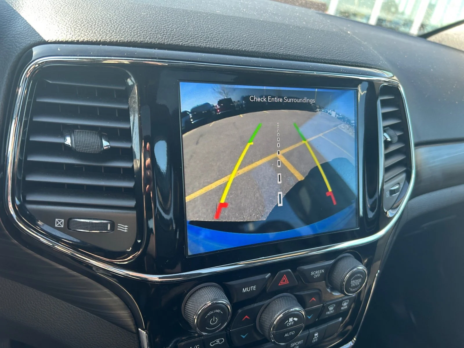 Used 2020 Bright White Jeep ALTITUDE image 24