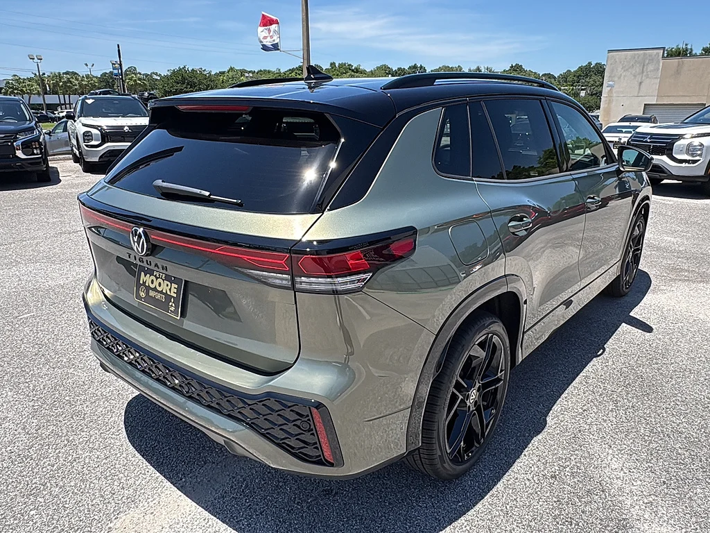 New 2026 Avocado Green w/ Deep Black Roof Volkswagen SE R-Line Black FWD image 4