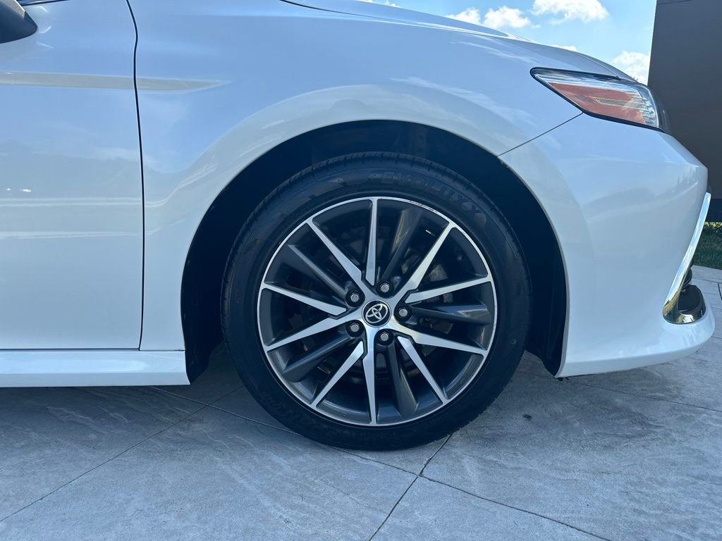 Used 2021 Beige Toyota XLE image 6