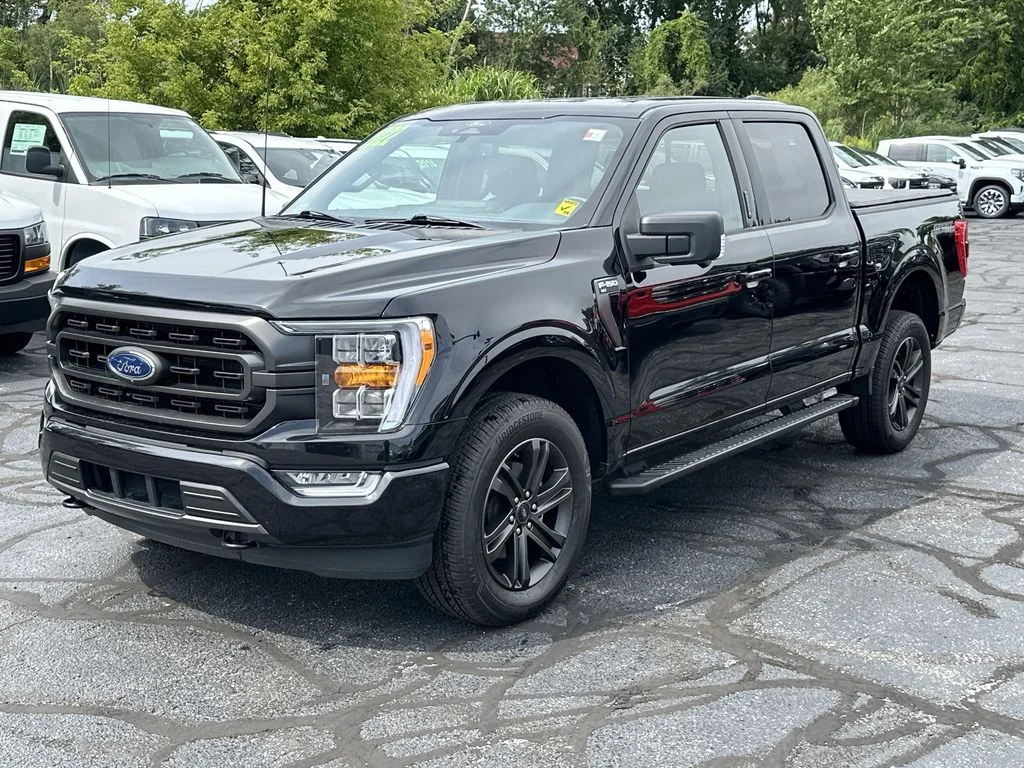 Certified Used 2022 Black Ford XLT image 4