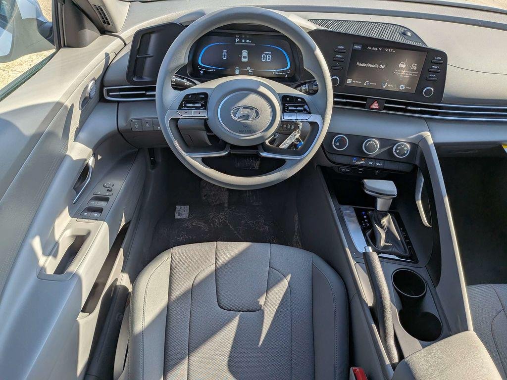 New 2026 White Hyundai SE image 15