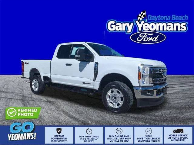 New 2026 Oxford White Ford F-250® XLT image 1