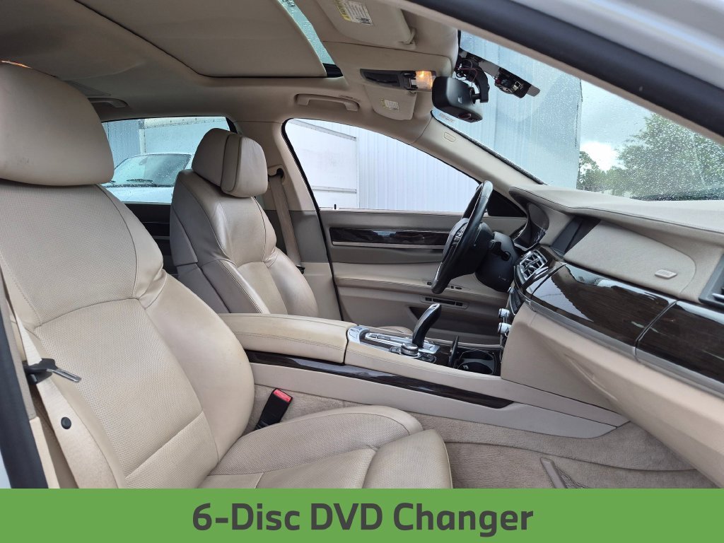 Used 2009 White BMW 750Li image 33
