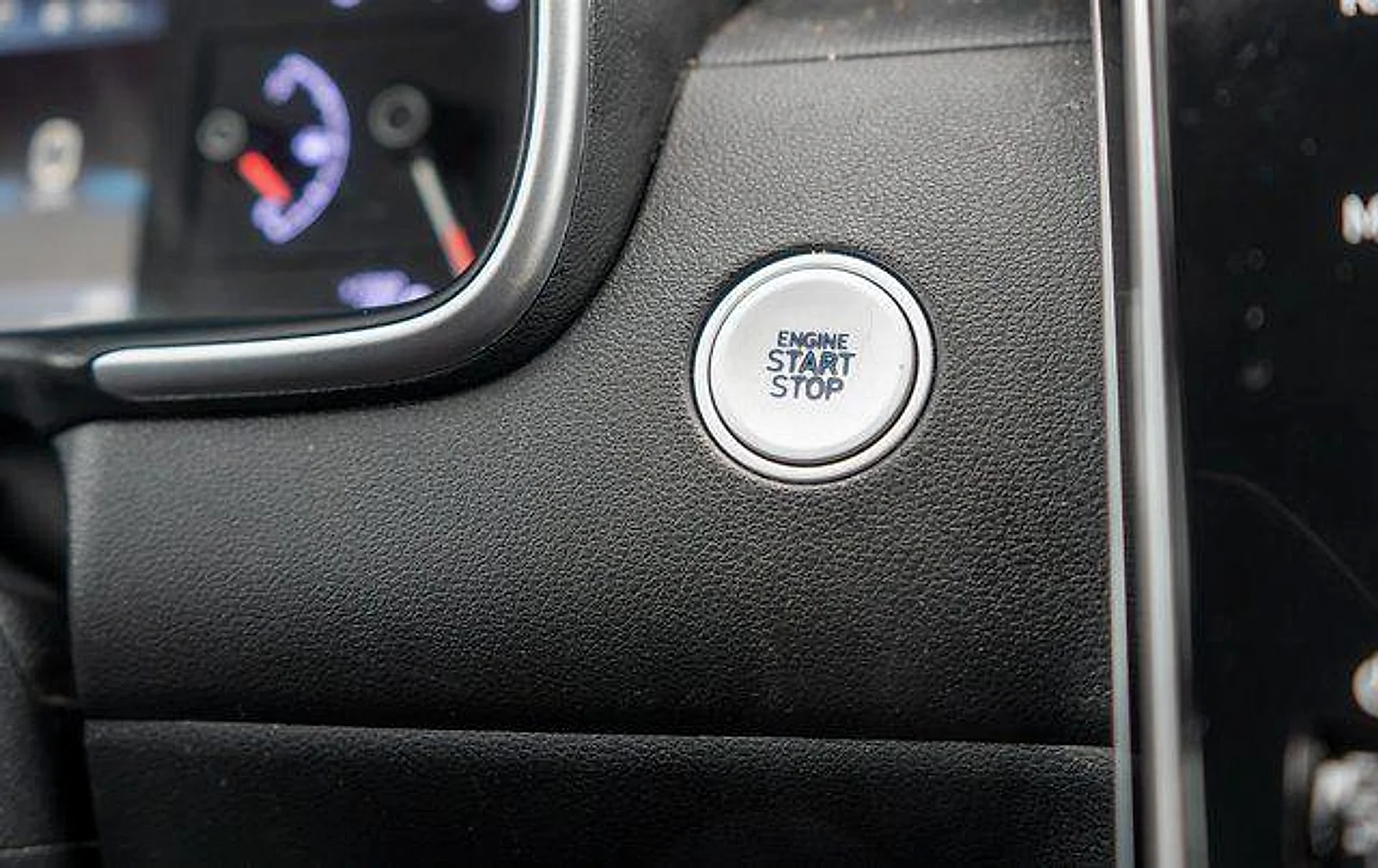Used 2022 Sage Gray Hyundai SEL image 26