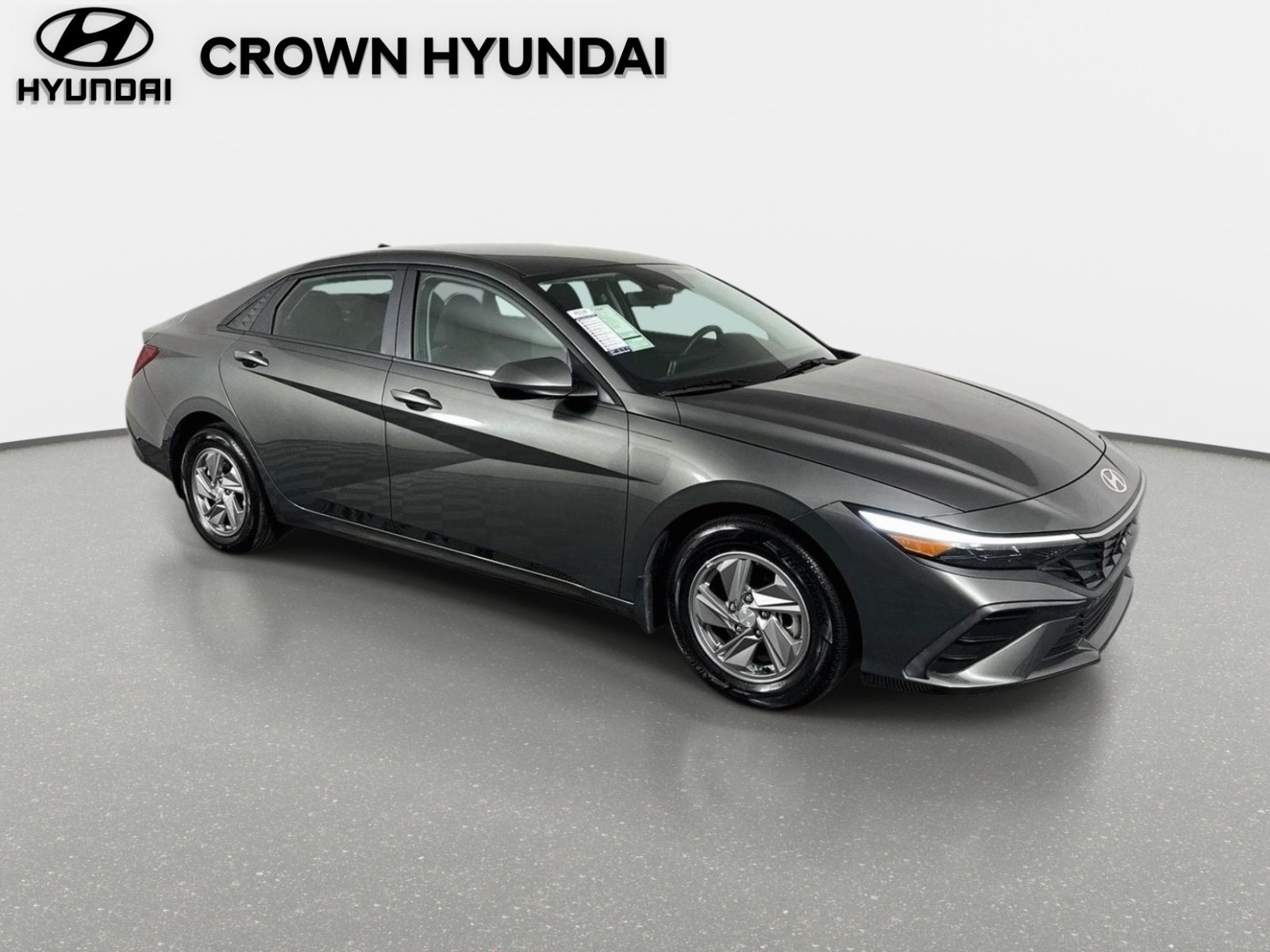 Used 2025 Amazon Gray Hyundai SE image 3