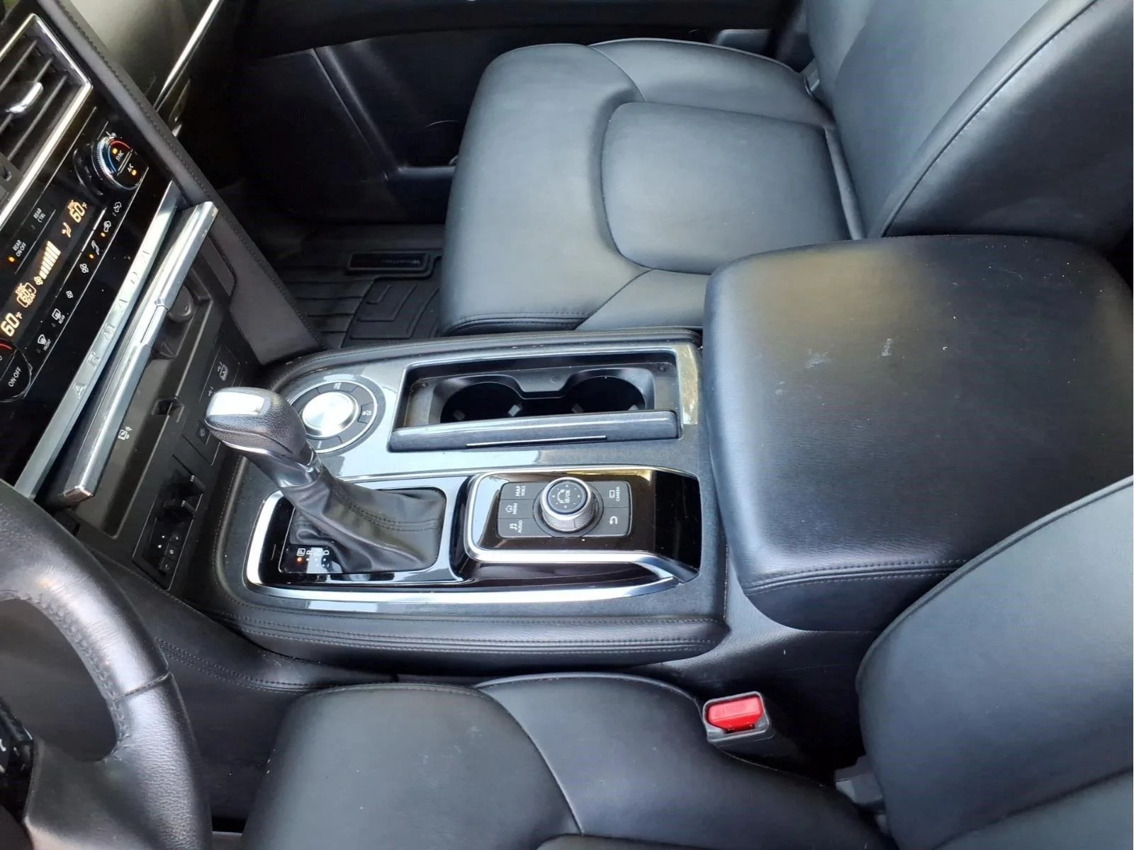 Used 2023  Nissan SV image 24
