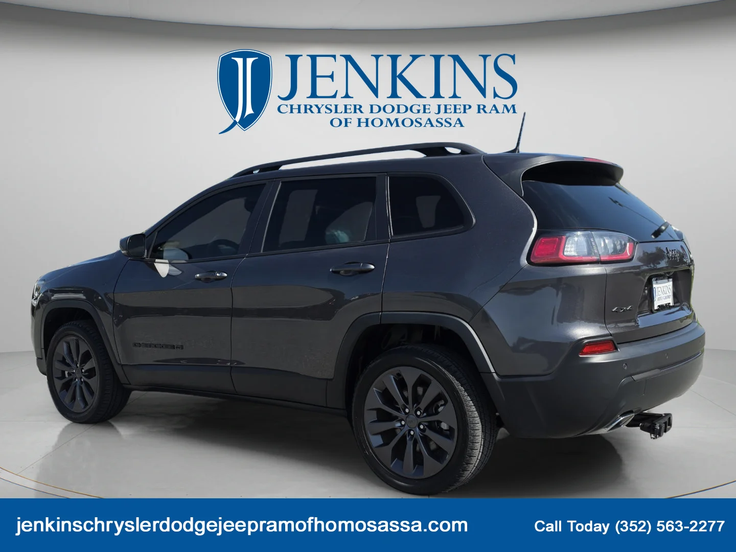 Used 2021 Granite Crystal Metallic Clearcoat Jeep 80th Anniversary image 8