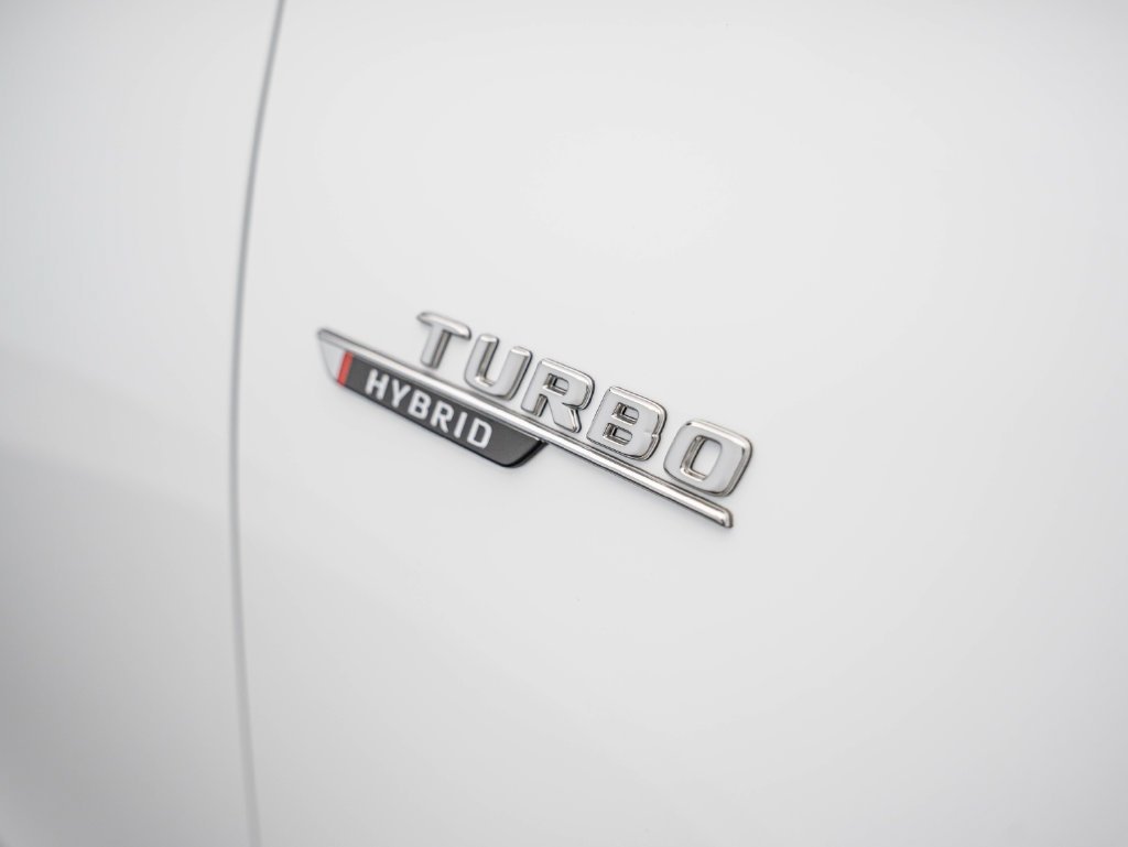 New 2027 MANUFAKTUR Moonlight White Metallic Mercedes-Benz AMG® GLE 53e 4MATIC+ Coupe image 21