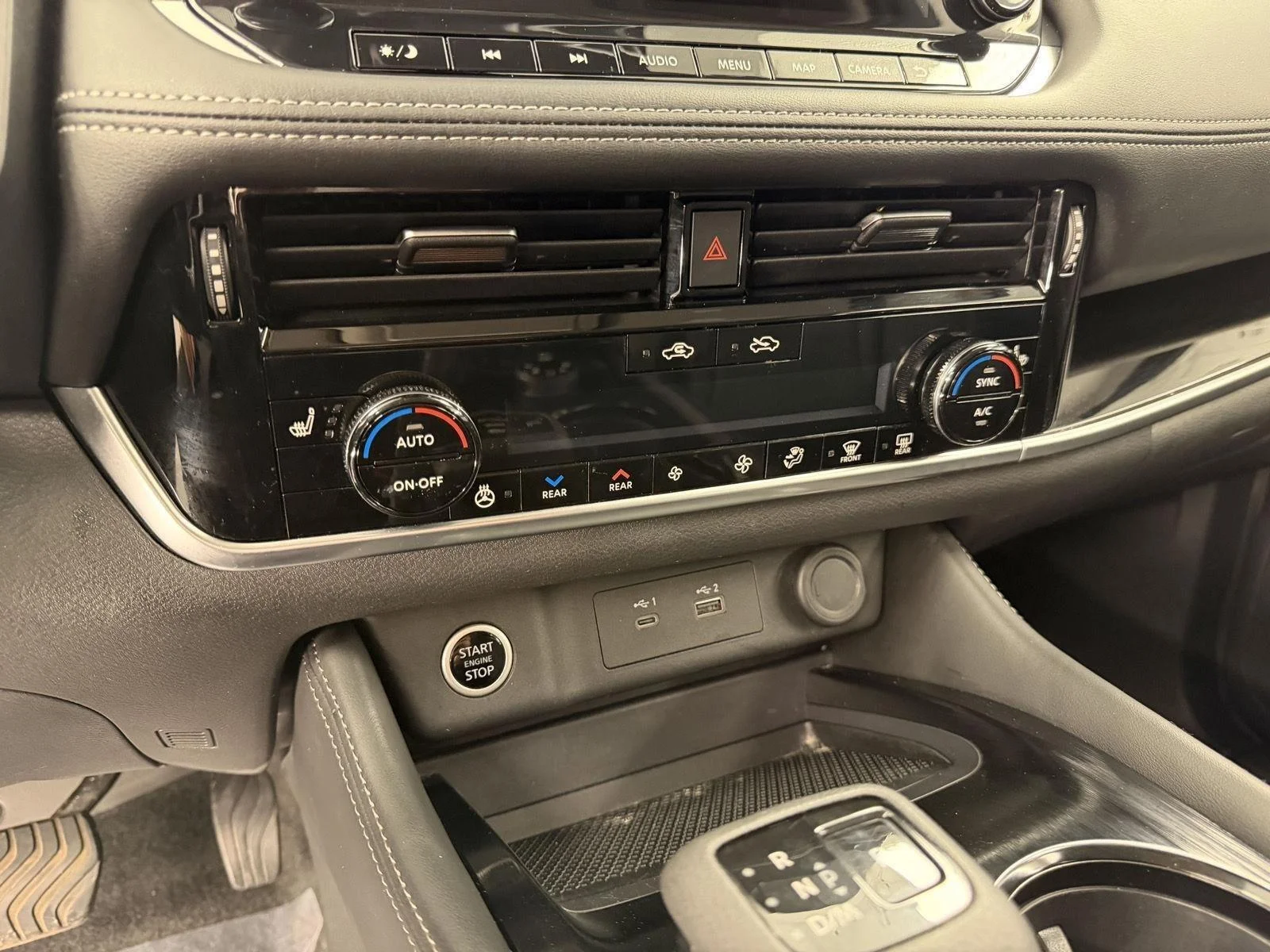 Used 2023 Boulder Gray Pearl Nissan SL image 17