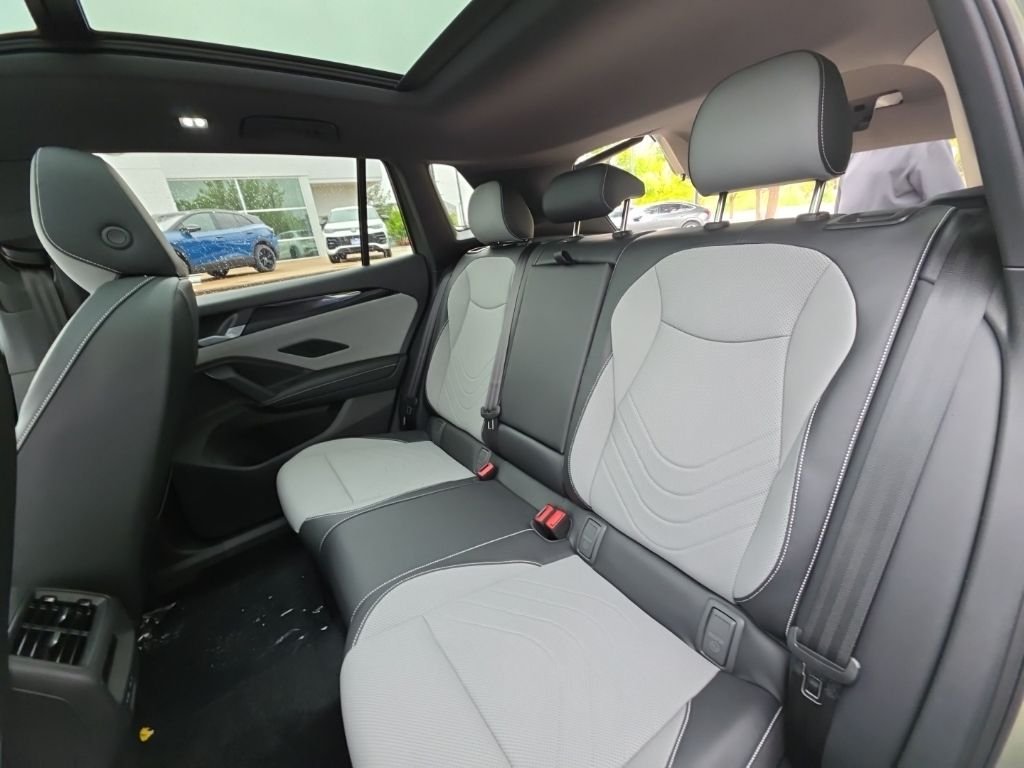 New 2026 Avocado Green w/Deep Black Roof Volkswagen 2.0T SE R-Line Black image 24