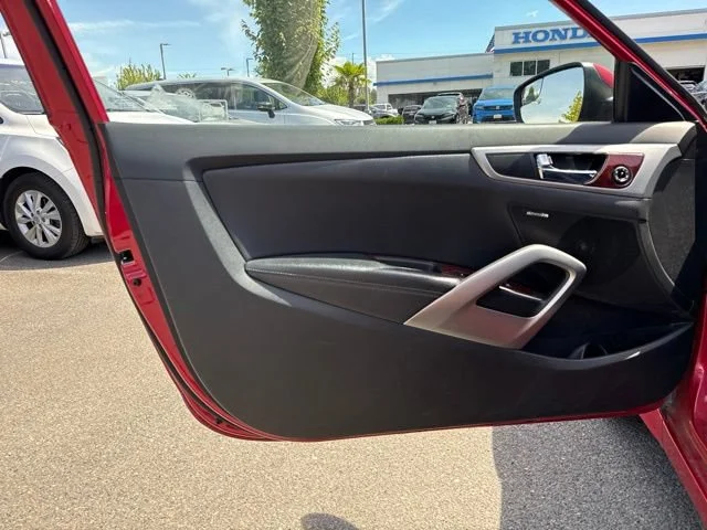 Used 2015 Boston Red Metallic Hyundai RE:FLEX image 13