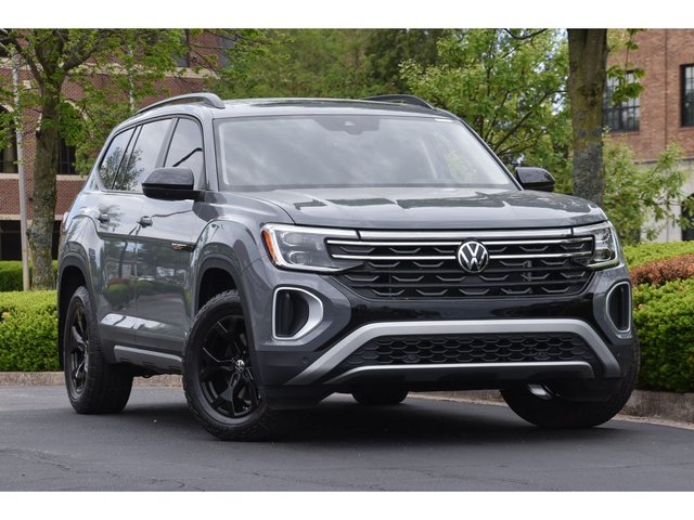 2024 Volkswagen Atlas 2.0T Peak Edition SEL