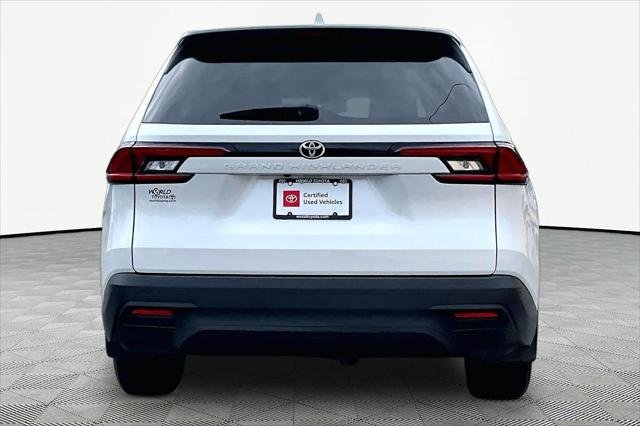 Certified Used 2025 WIND CHILL PEARL Toyota  image 5