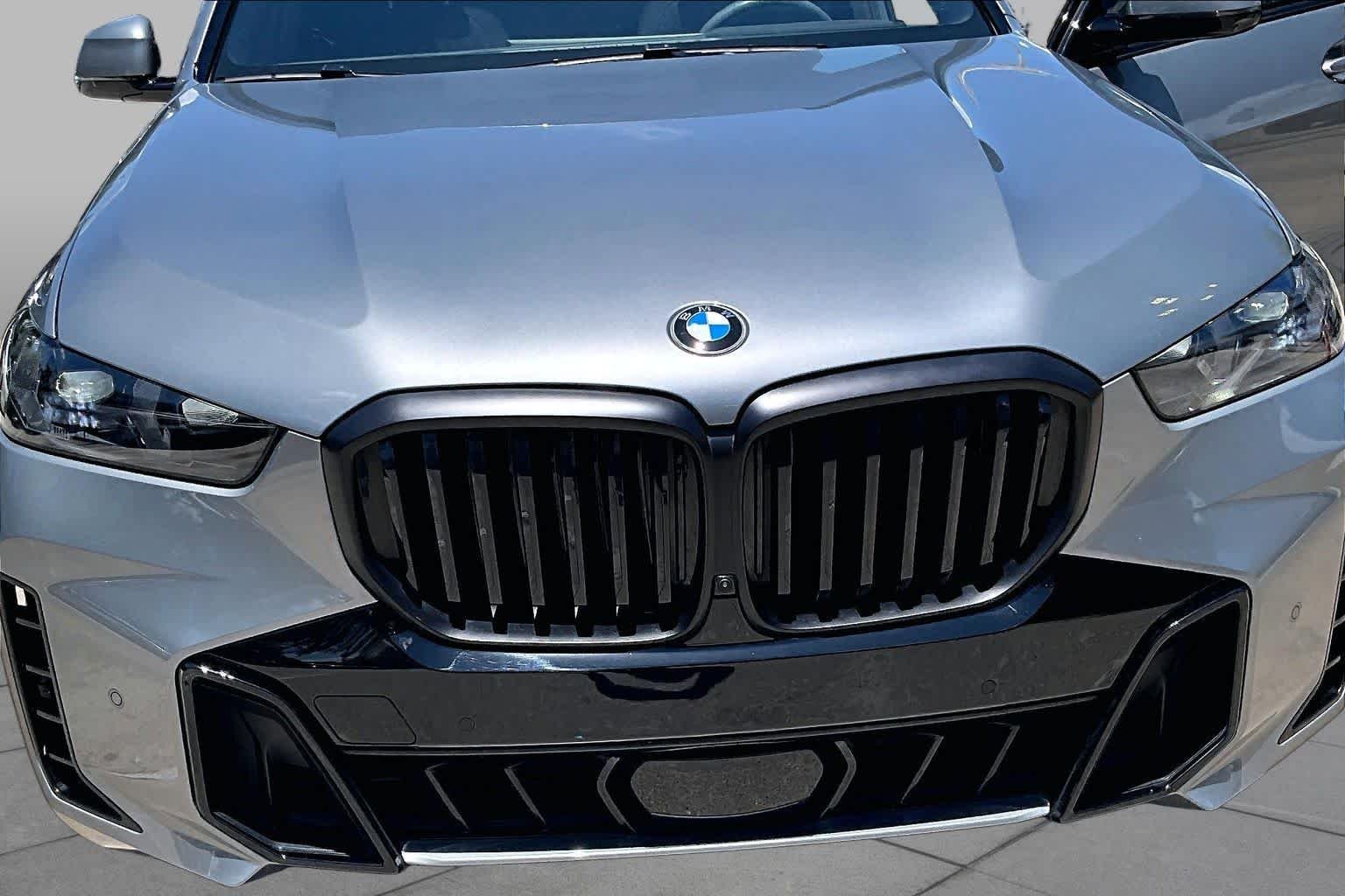 Used 2024 Skyscraper Grey Metallic BMW xDrive40i image 28