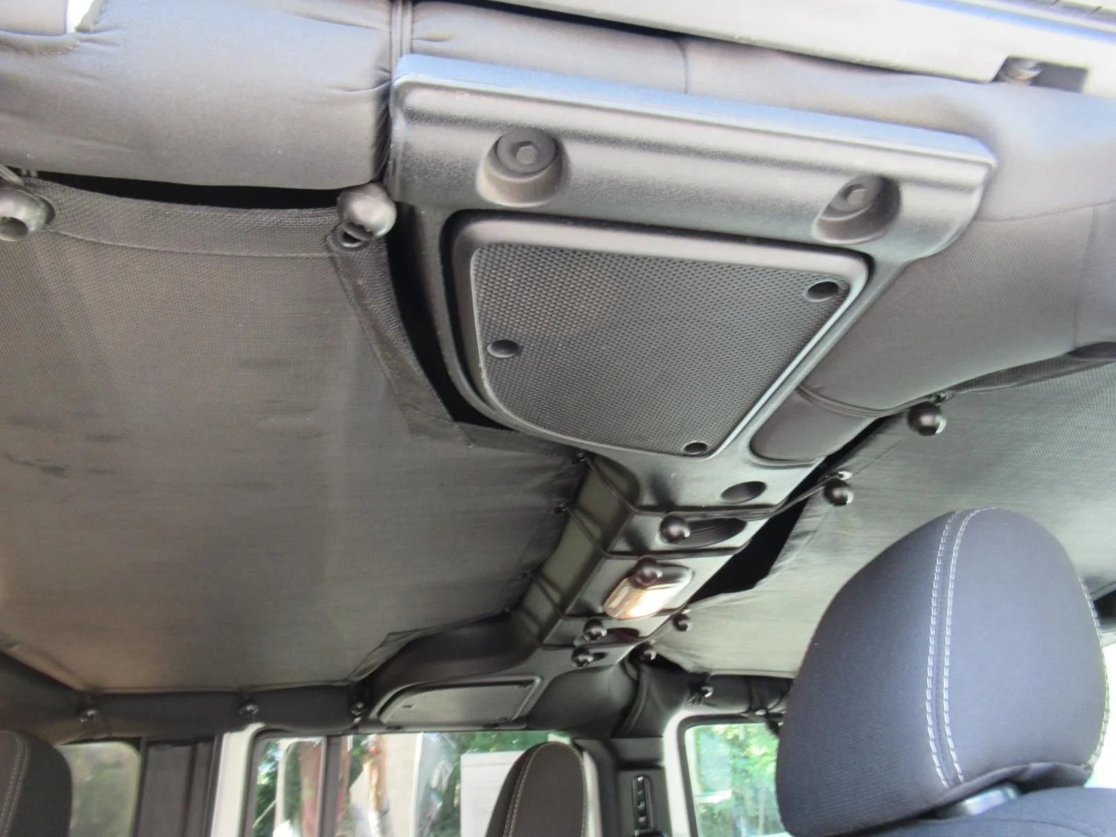 Used 2017 White Jeep Unlimited Sahara image 12