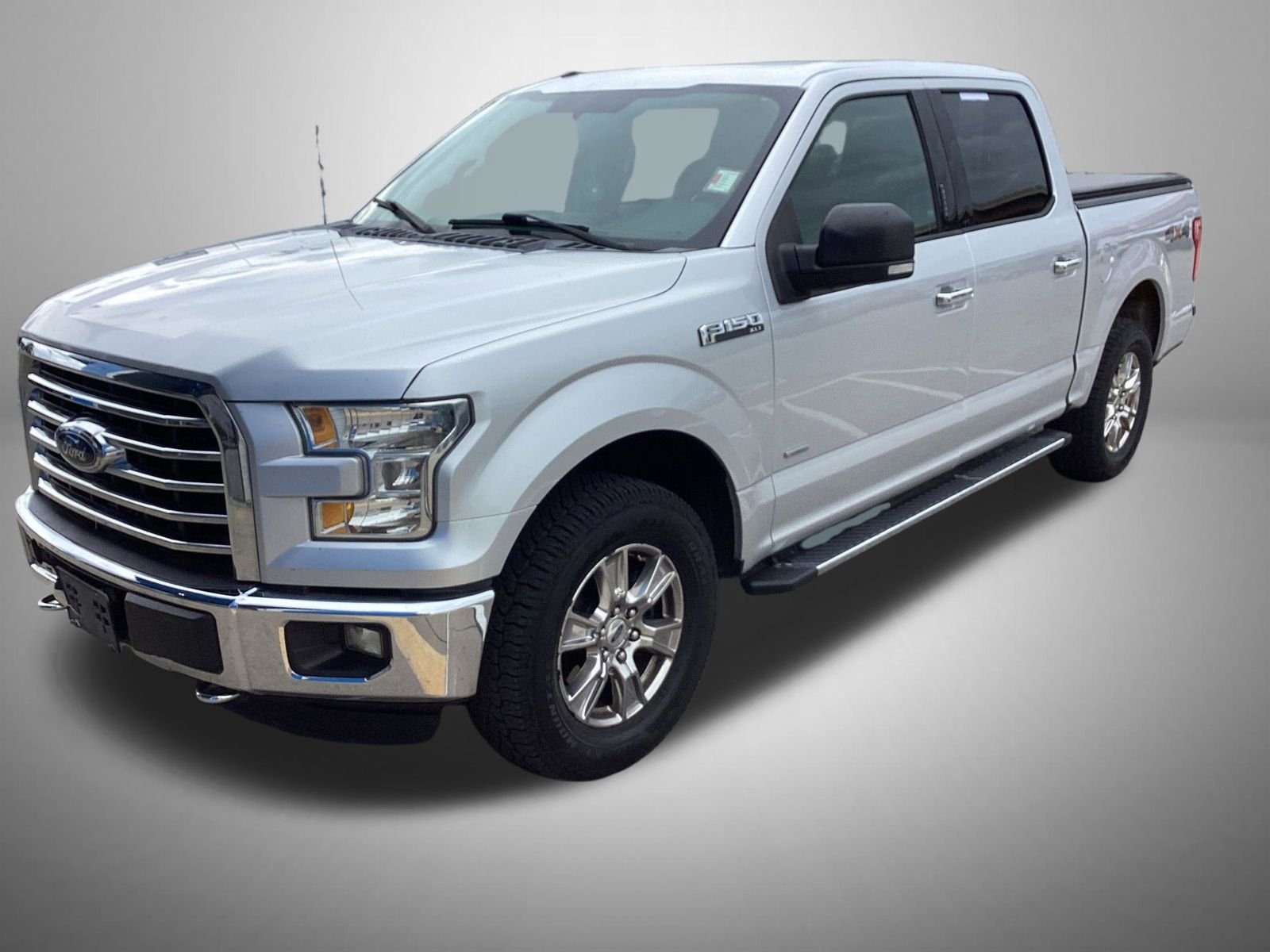2015 Ford F-150 XLT 4x4 SuperCrew 145-in's photo