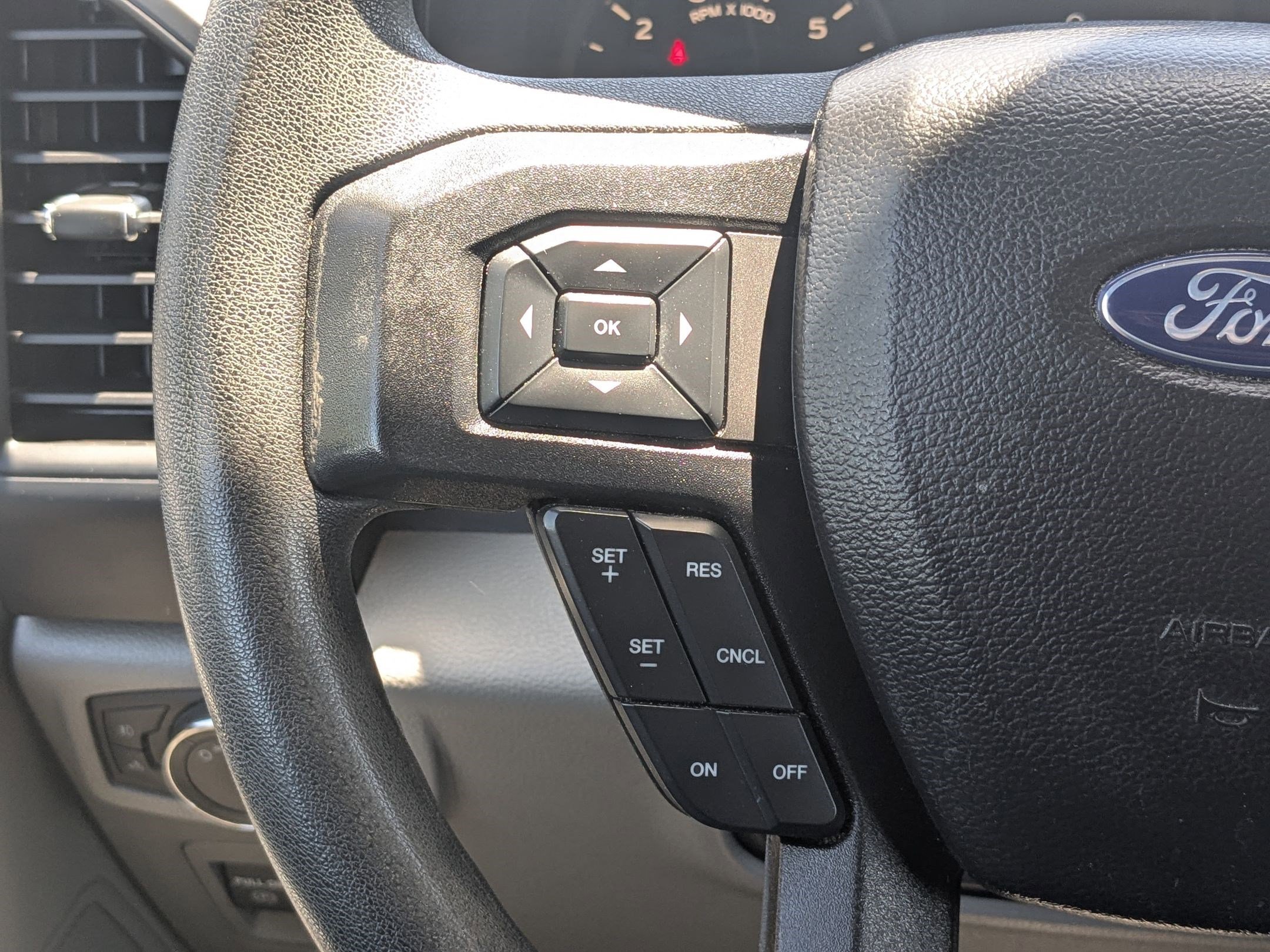 Used 2020 Iconic Silver Metallic Ford XL image 17
