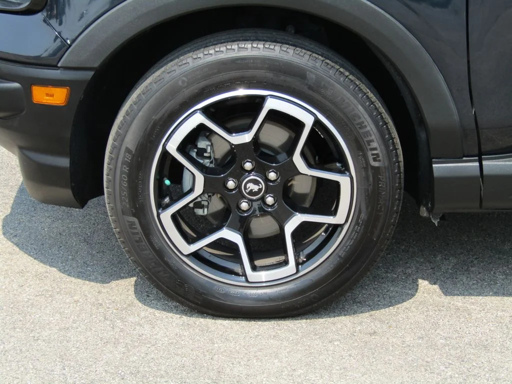 Used 2022 Blue Metallic Ford Big Bend image 5