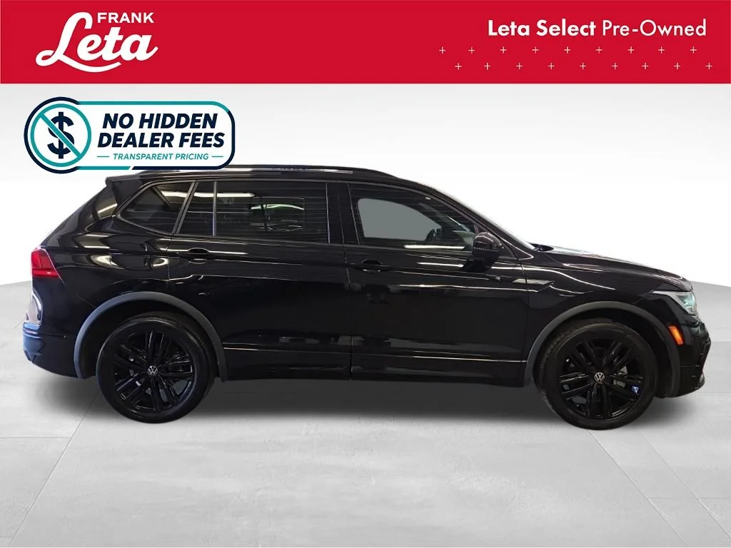 Used 2022 Black Volkswagen 2.0T SE R-Line Black image 7