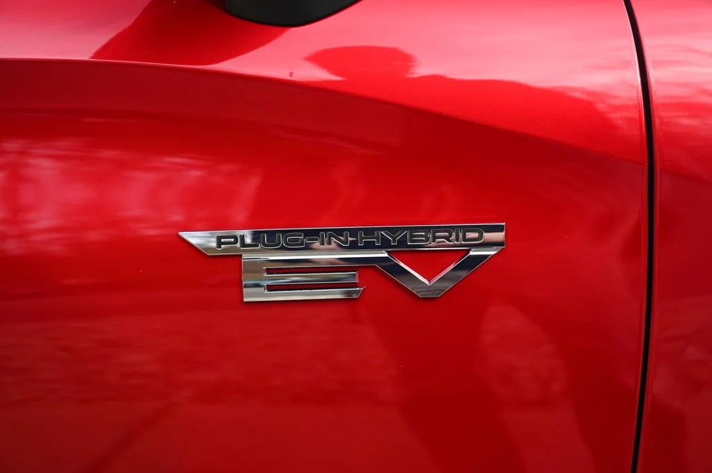 Used 2024 Red Mitsubishi ES image 15