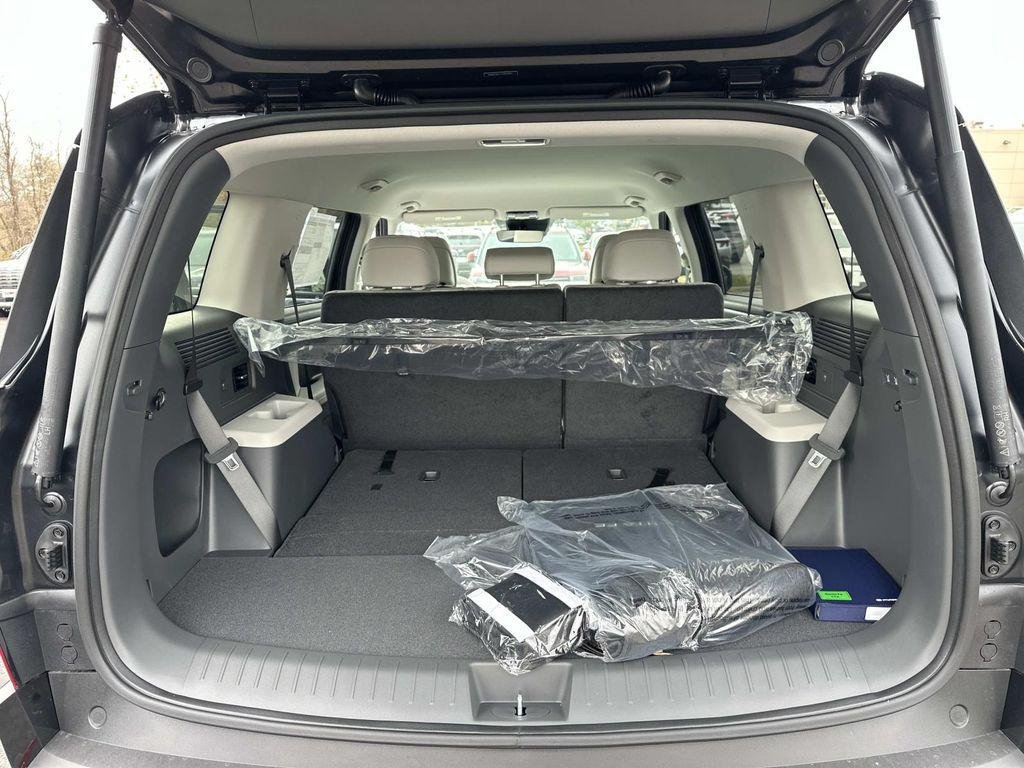 New 2026 Black Hyundai SEL AWD image 28