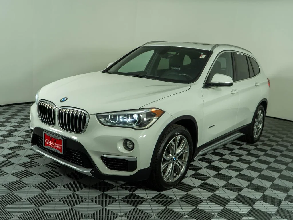 Used 2017 White BMW xDrive28i image 3
