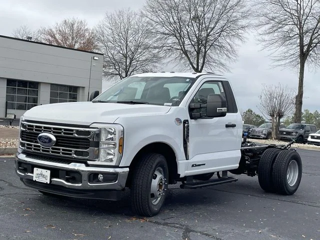 New 2026 Oxford White Ford F-350® XL image 24