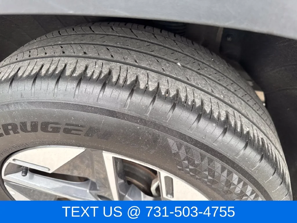 Used 2025 Gray Hyundai SEL image 29