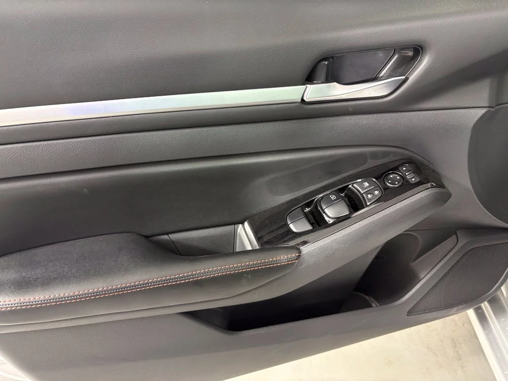 Used 2024 Silver Nissan 2.5 SR image 12