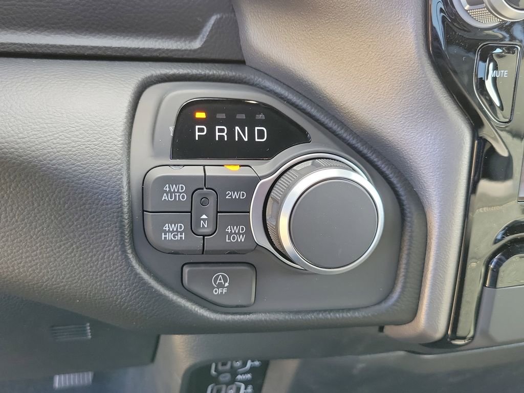 New 2026 Granite Crystal Metallic Clear-Coat Exterior Paint RAM Big Horn/Lone Star image 28