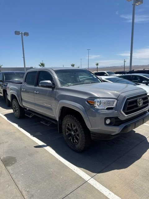 Certified Used 2021  Toyota SR5 image 2