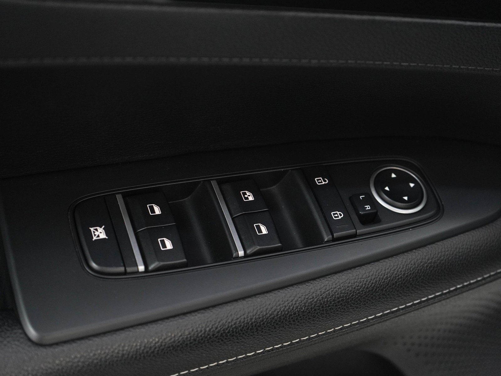 Used 2021 Snow White Pearl Kia GT-Line image 21