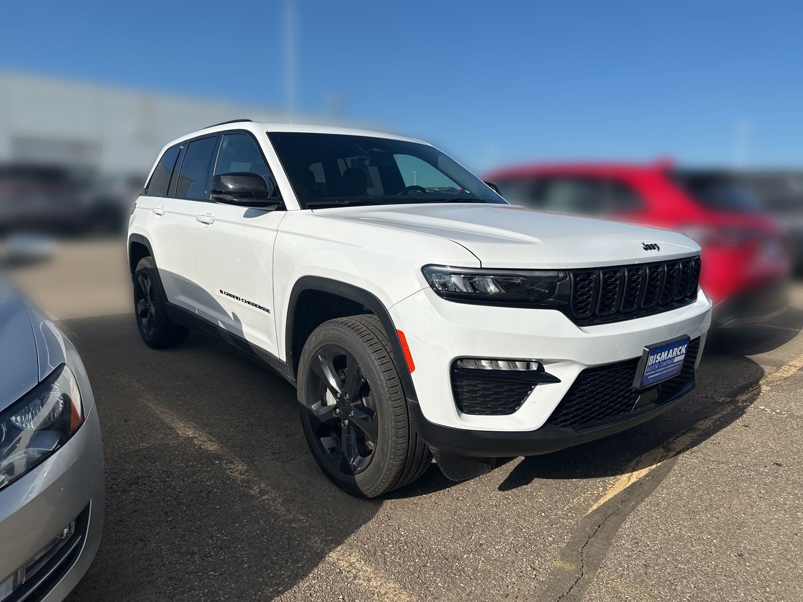 Used 2025 White Jeep Limited image 2