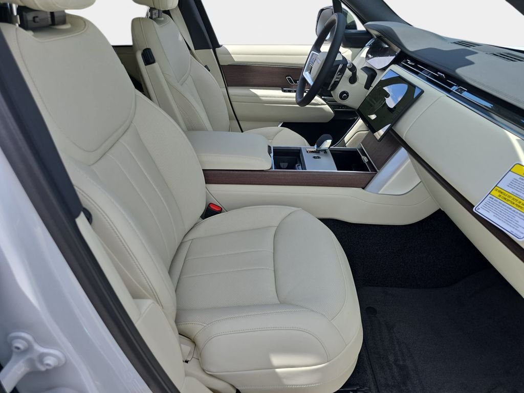 New 2026 Fuji White Land Rover SE image 10