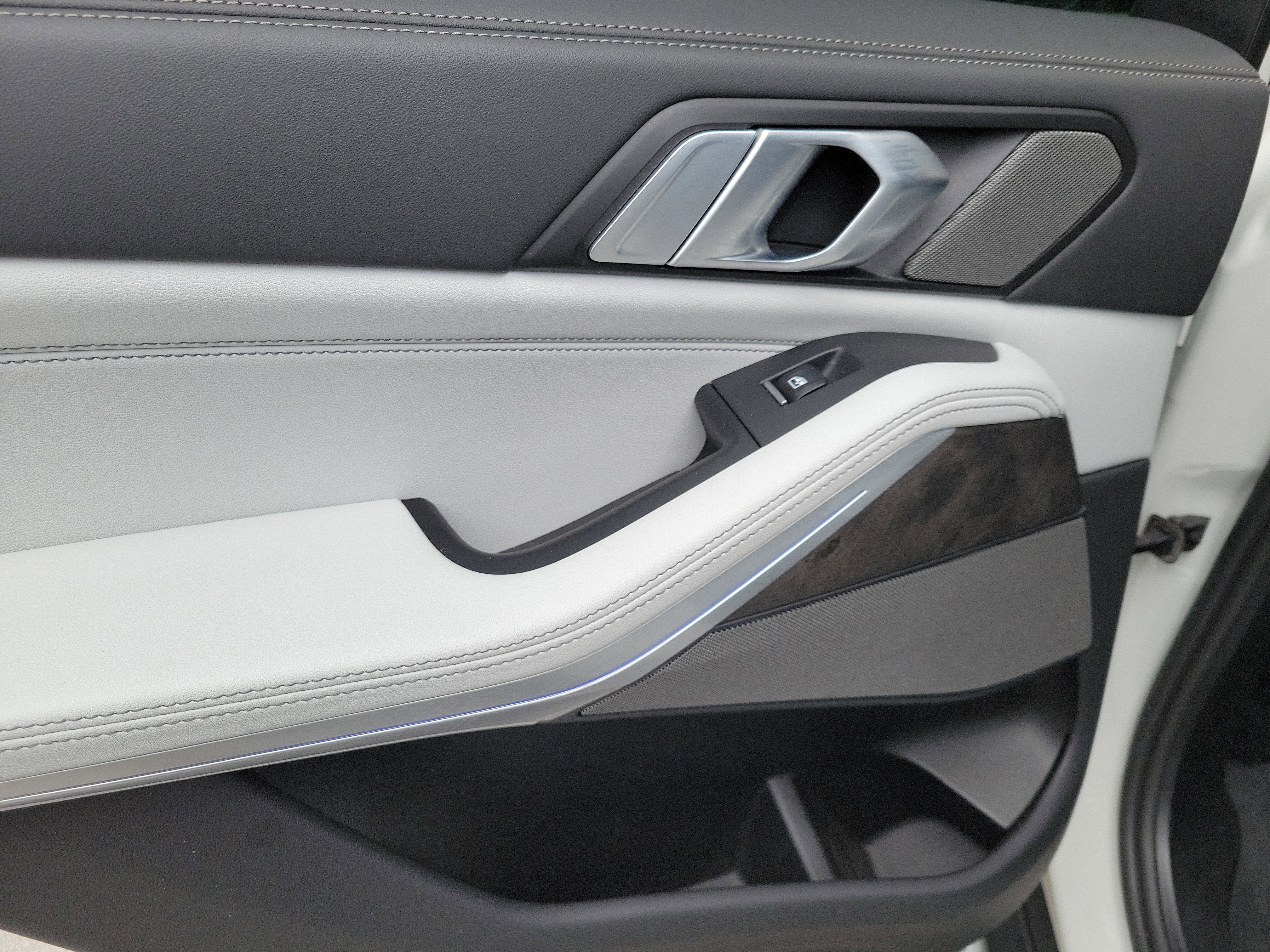 Certified Used 2024 Alpine White BMW xDrive40i image 15