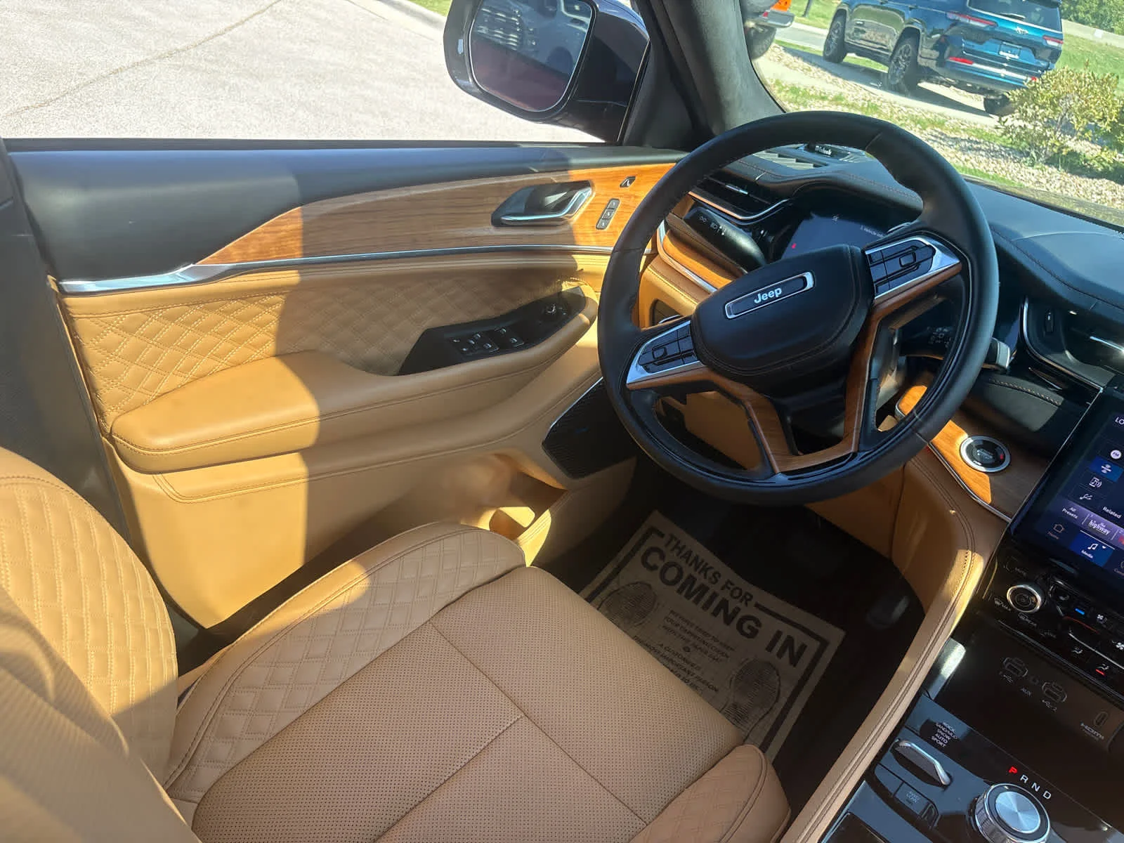 Used 2025 Velvet Red Pearlcoat Jeep Summit Reserve image 16