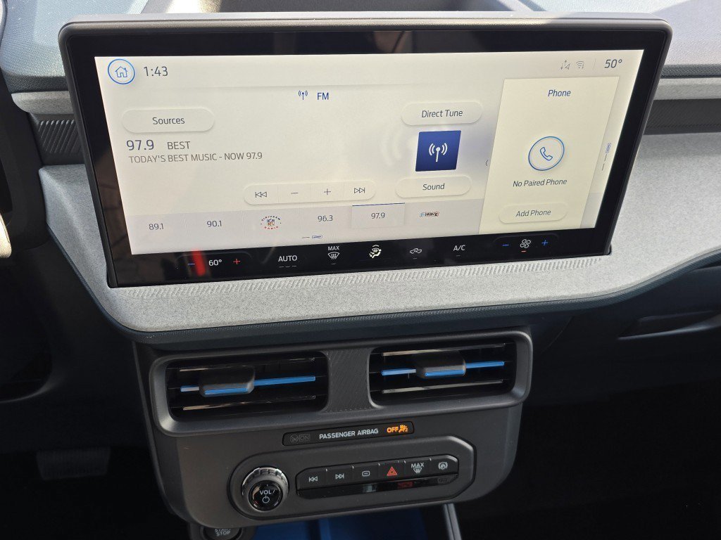 New 2026 Oxford White Ford XLT image 4