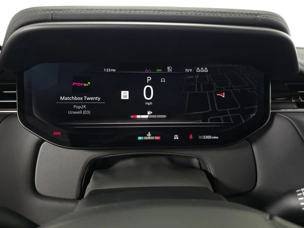 Certified Used 2025 Gray Land Rover Dynamic SE image 23