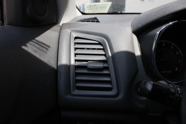 Used 2013  Mitsubishi LE image 6