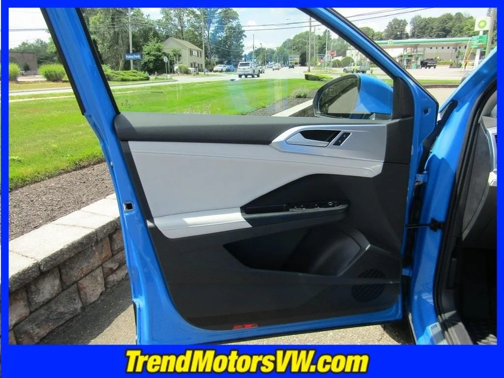 2025 Volkswagen Taos SE - Photo 13