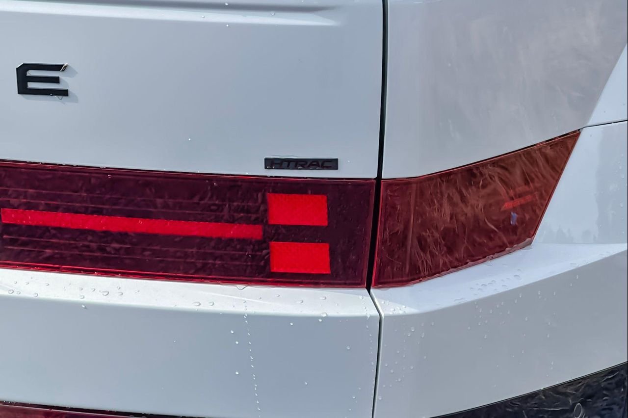 New 2026 White Hyundai Calligraphy AWD image 38